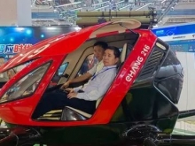 国内首款载人无人机亮相，可在600米高空进行消防作业